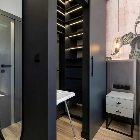 Prestigious With Parking In By Renters Lägenhet Gdańsk