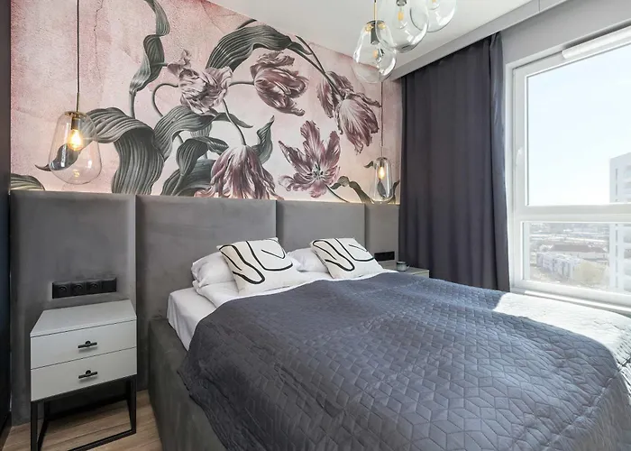 아파트 Prestigious With Parking In By Renters