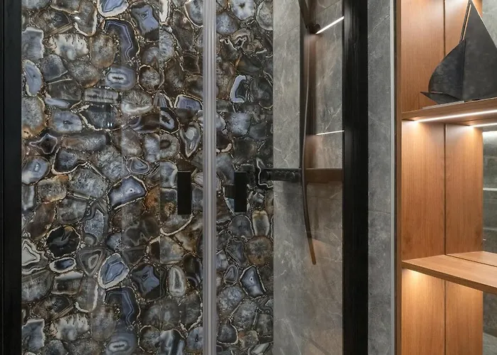 아파트 Prestigious With Parking In By Renters