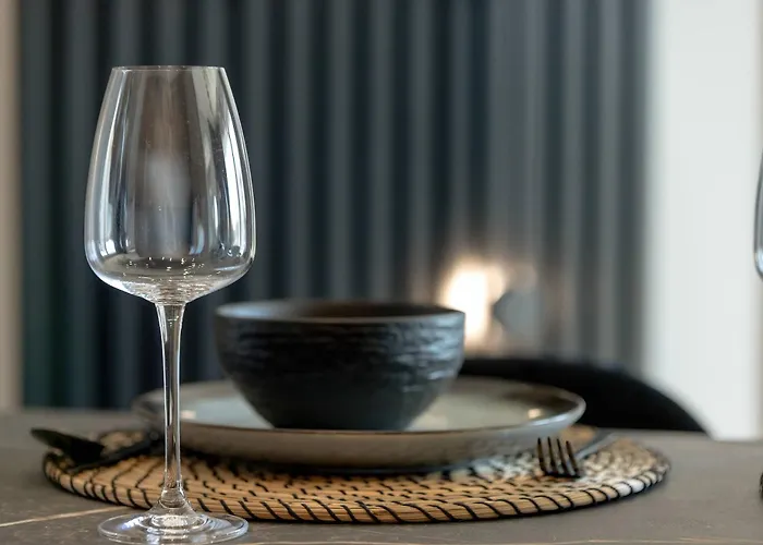 아파트 Prestigious With Parking In By Renters