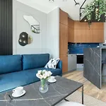Prestigious With Parking In By Renters Διαμέρισμα