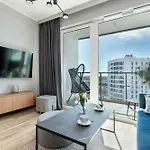 Prestigious With Parking In By Renters Διαμέρισμα